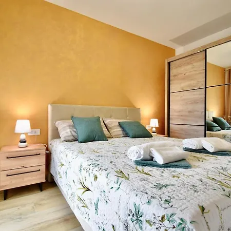 Apartment With Wifi Stinjan, Pula - 26943